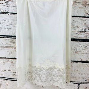 Corhan Vintage Slip Ivory Floral Lace Medium